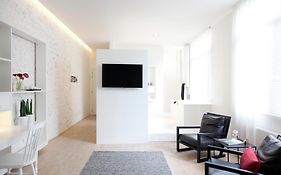 Maison Nationale City Flats & 5*
